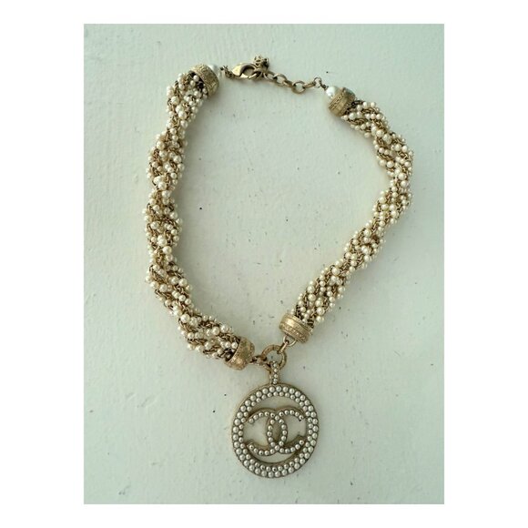 Chanel CC pendant pearl chocker - Picture 1 of 9